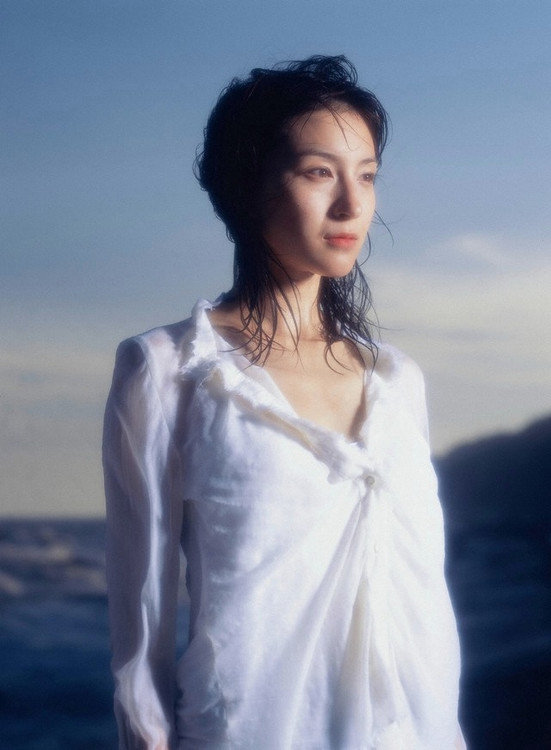 广末凉子 · また見ぬ世界への扉を押し開ける 4