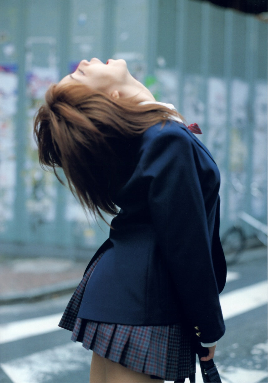 岩佐真悠子 · Sixteen Blue 3
