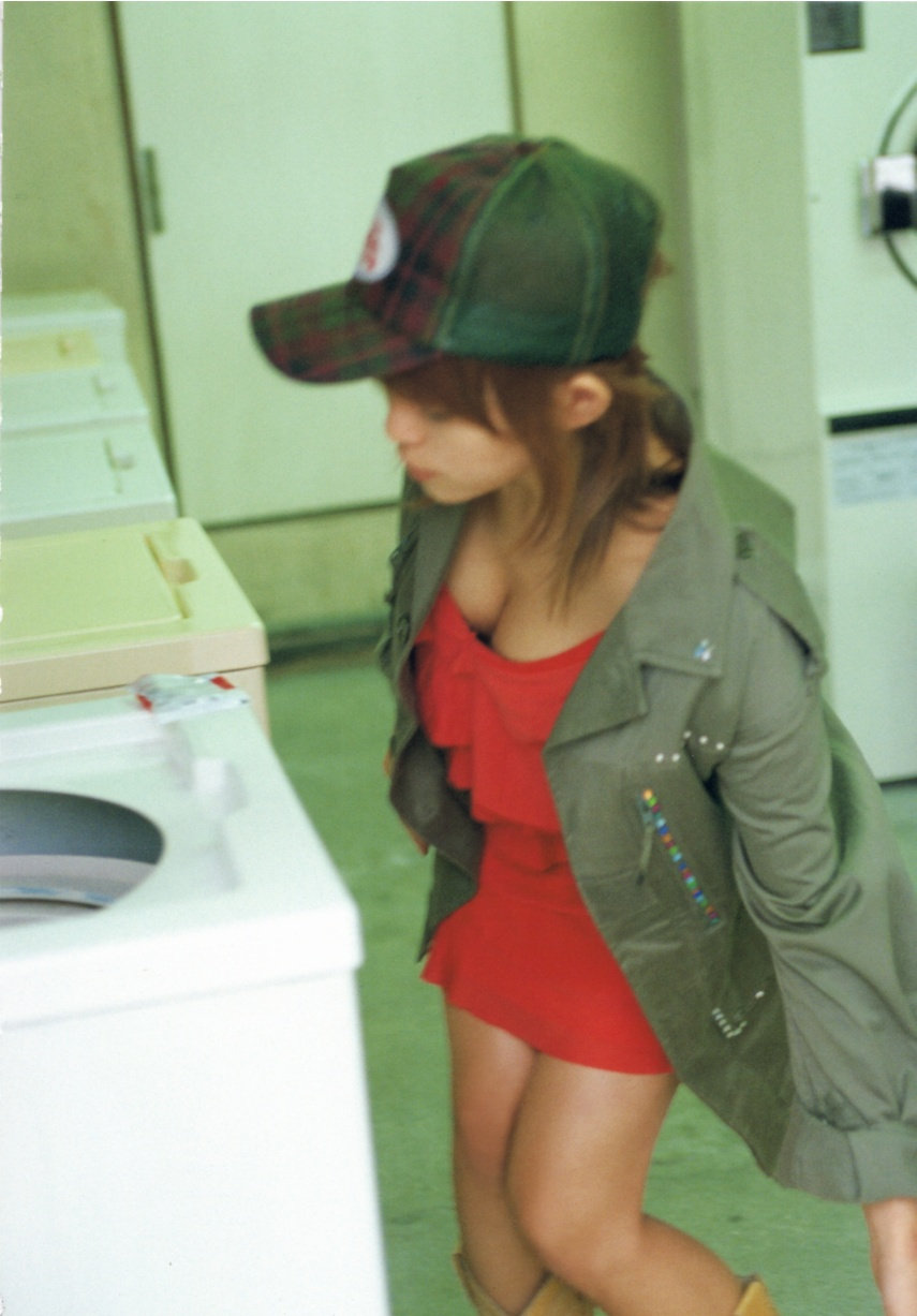 岩佐真悠子 · Sixteen Blue 6