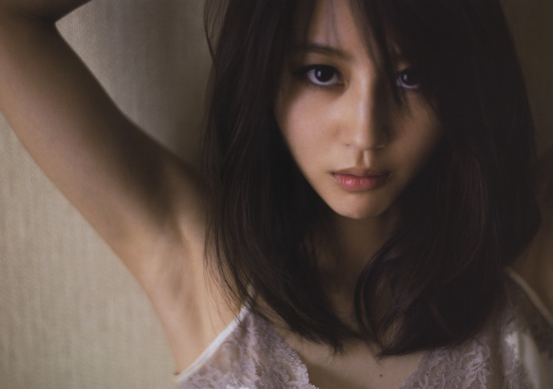 堀北真希《Dramatic》内页