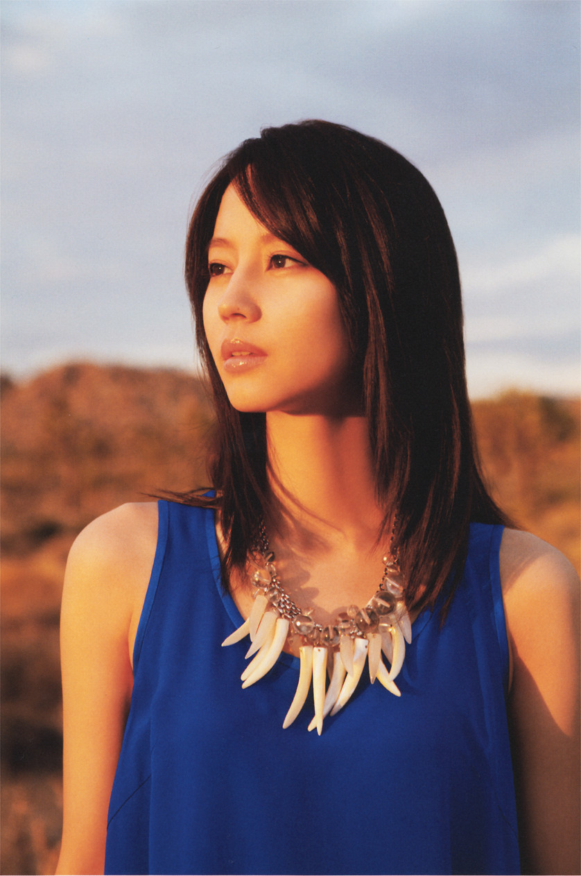 堀北真希《Dramatic》内页
