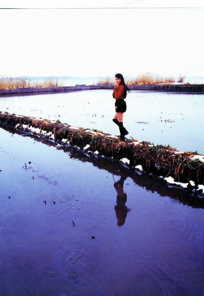 水边田埂