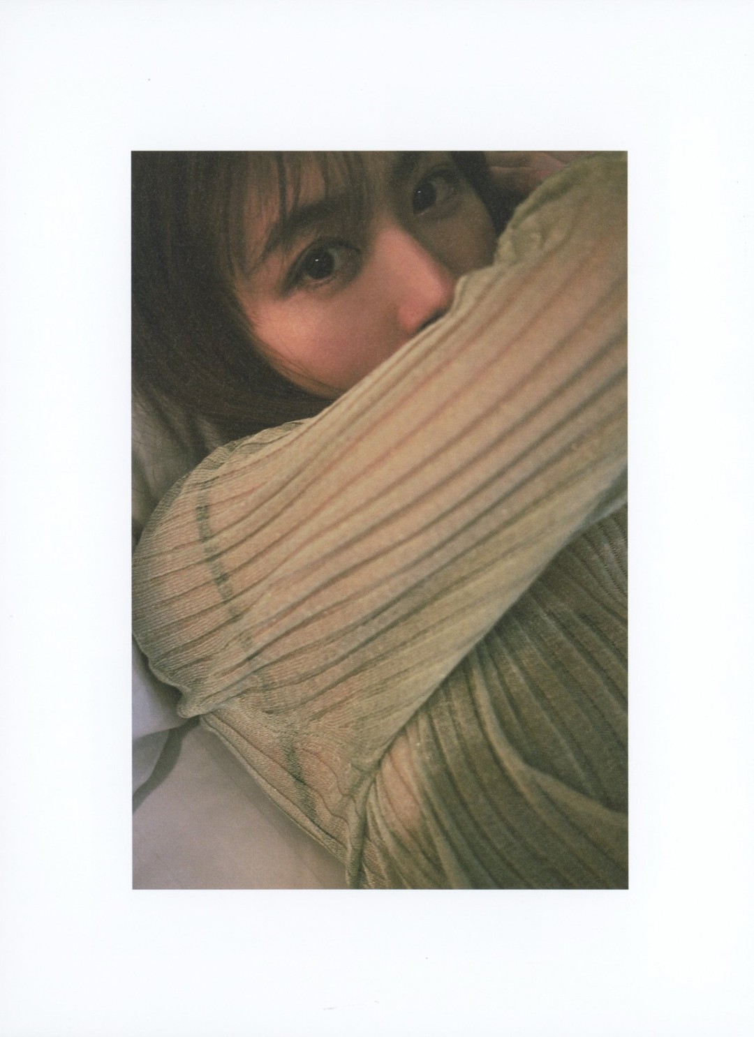 《sou.》衣服遮住半边脸